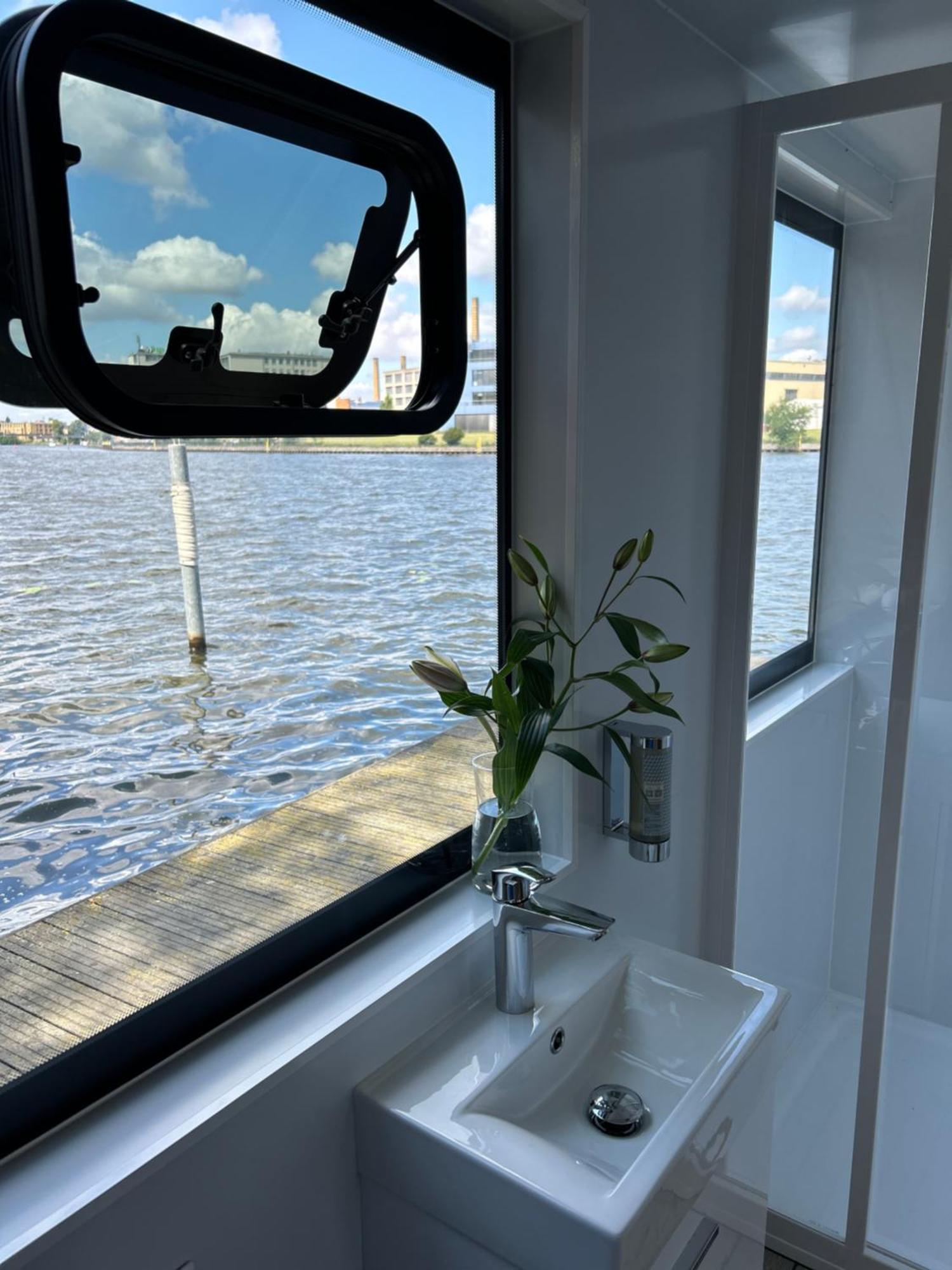 Hotel Nena Hausboot Berlin Exterior foto